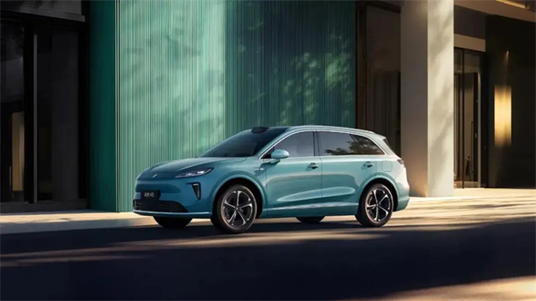 没有永远的C位，只有穿越周期的主心骨