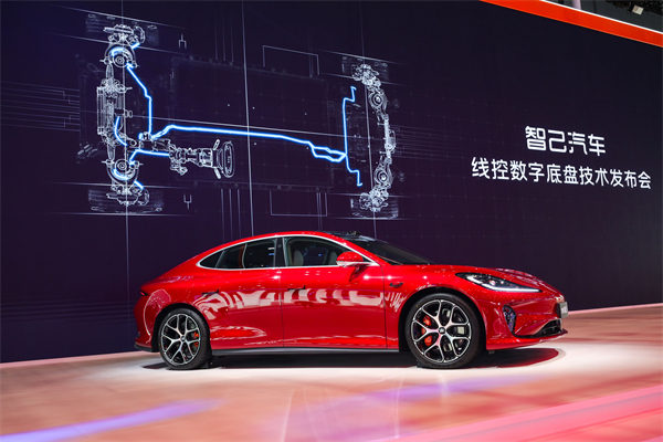 智己汽车发布线控数字底盘技术,今年下半年率先量产上车线控底盘 开启“具身智能”新时代
