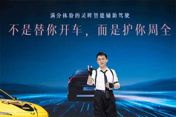 10.98万元起!五菱星光2025款开启预售,携手《和平精英》打造年轻人的智能实战利器!