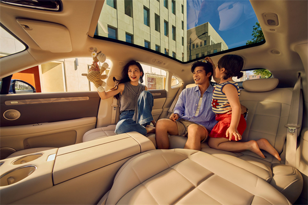 19.79万元起！新一代智己LS6震撼上市 断代领先，诚意拉满，成就20万级大五座智能SUV市场最强爆品