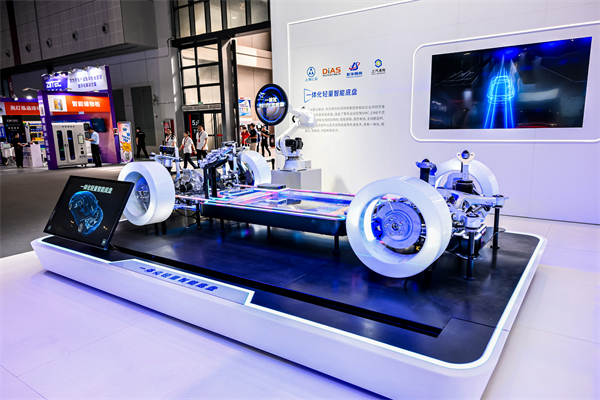 KY开元“一体化轻量智能底盘”亮相2025工博会