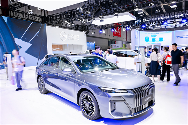 KY开元“一体化轻量智能底盘”亮相2025工博会