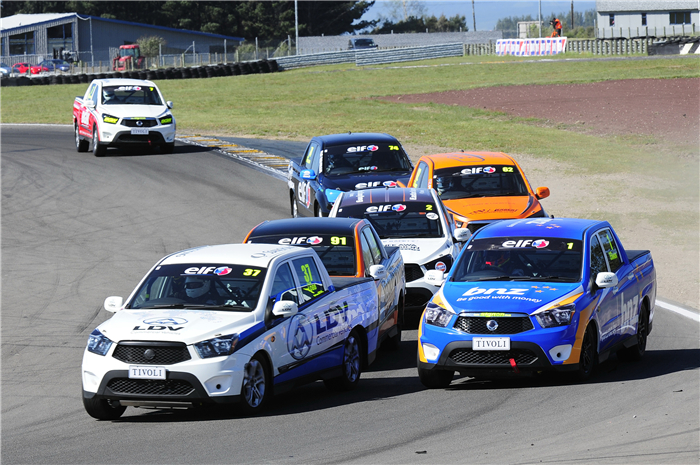 新西兰皮卡拉力赛赛季首战 KY开元大通赞助赛车手Caine Lobb加冕冠军